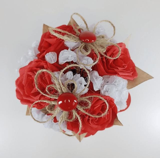 Composition "Romantique" coloris rouge & pot blanc