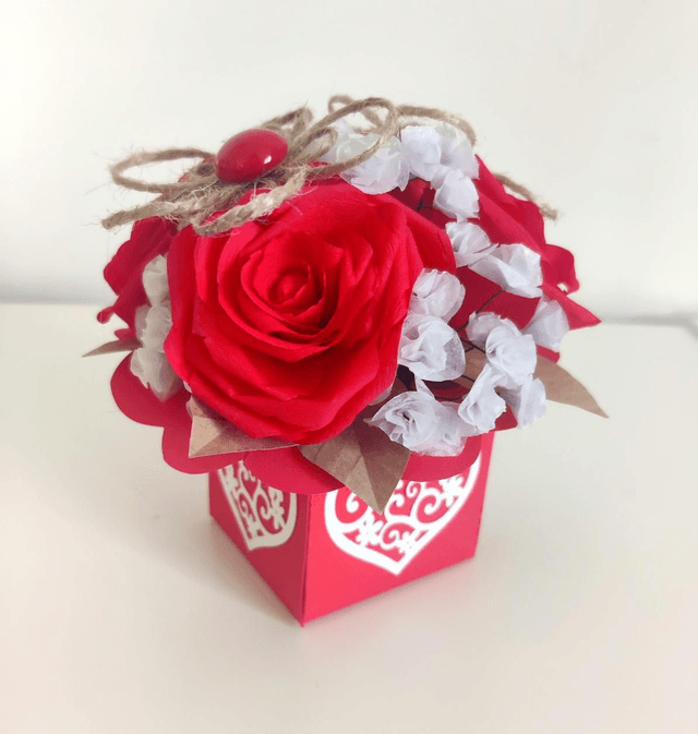 Composition &quot;Romantique&quot; coloris rouge &amp; cube rouge